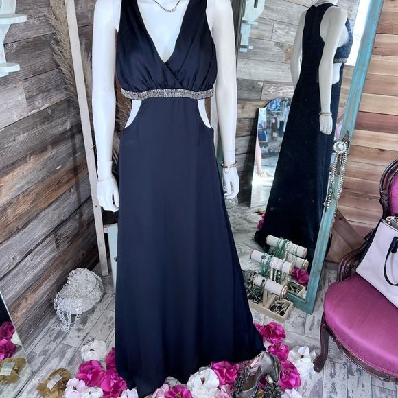 NWT BCBG V Neck Ballgown with Beaded Cut Out Sides💗👗 - Picture 2 of 13